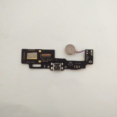 Нижня плата з конектором заряджання, мікрофоном ZTE Blade A520 Нижня плата з конектором заряджання, мікрофоном ZTE Blade A520